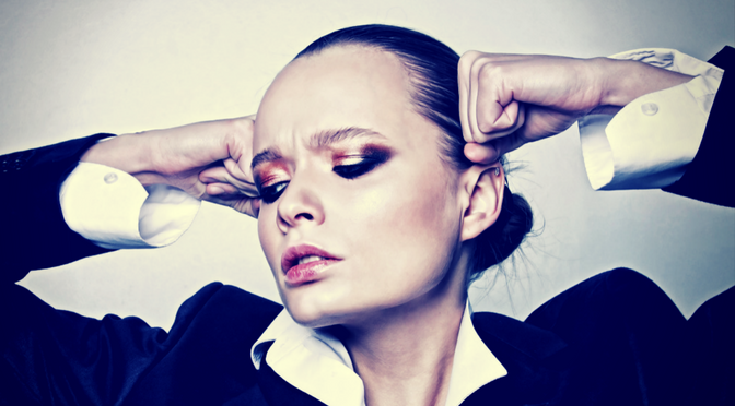 HOW TO BULD A BUSINESS ALONGSIDE FULL-TIME EMPLOYMENT (1)