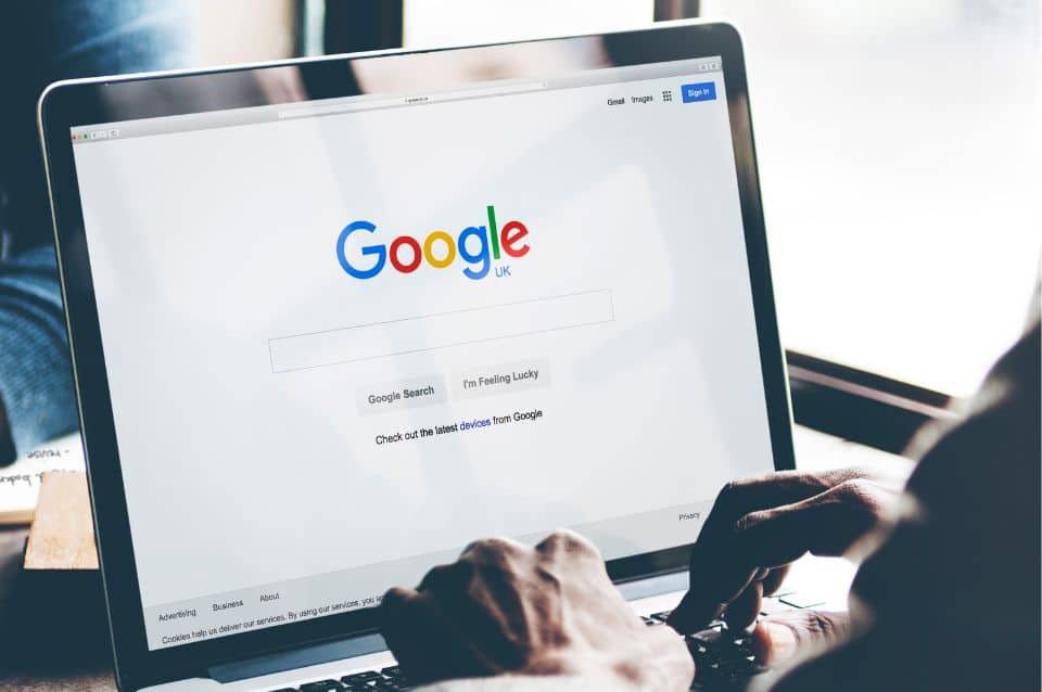 What is an SEO Writer? How can you become one? Discover essential skills and tips to launch your successful career as an SEO Writer today.